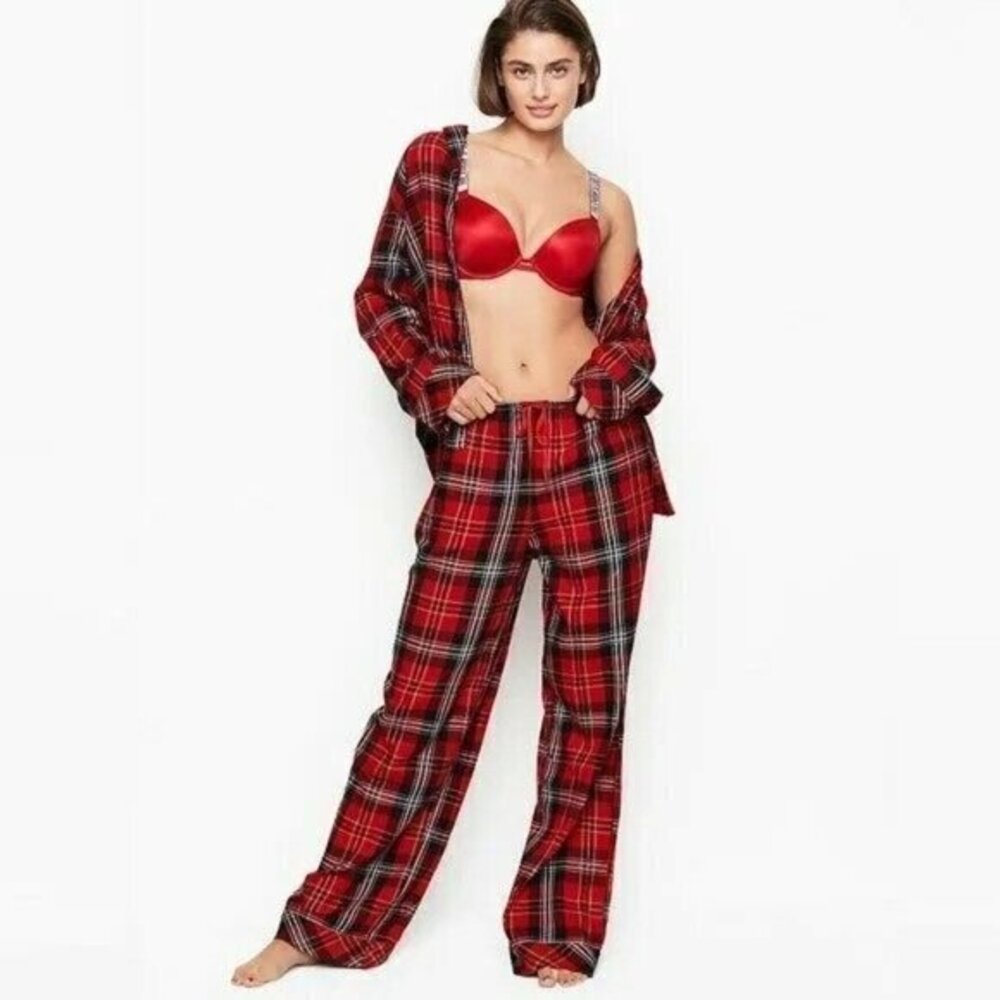 Victoria's Secret PJ Set red Flannel Meduim Reqular Shimmer  Classic